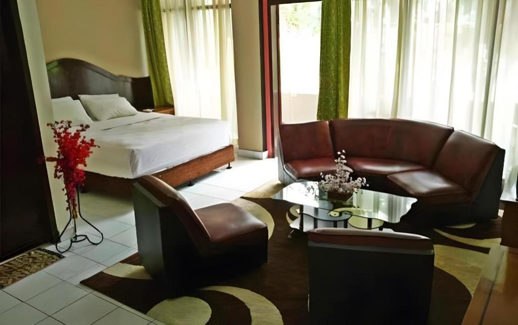Hotel Benteng บูกิตติงกี ภายนอก รูปภาพ